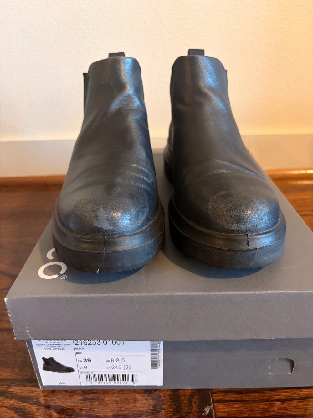 Women’s Slip-On Leather Chelsea Boots